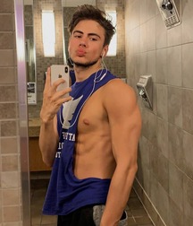 Gay N Beefy Aaron!!  6043788b1cfdd.jpg