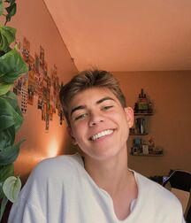 Photogenic Boy Liam..  60497b8040a77.jpg