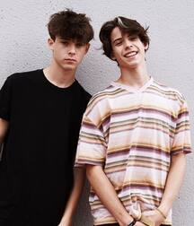 The Waud Twins!! 604e39898860f.jpg