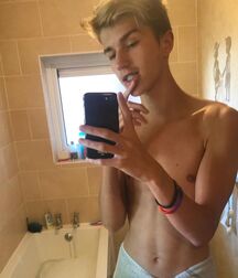 Selfie Boy Cameron!!  6052835d13c24.jpg