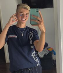 Selfie Boy Cameron!!  6052836e431b5.jpg