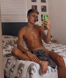 Selfie Boy Cameron!!  60528375260ac.jpg
