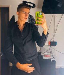 Selfie Boy Cameron!!  6052837c669b7.jpg