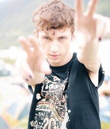 Usual Suspect Troye!!