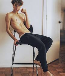 Model Boy Frankie!!  6058b95a3e0eb.jpg