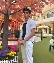 Pretty Boy Andrew!! 60652d732f4e7.jpg