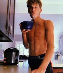 Bday Hottie Caleb!! 606794b183702.jpg