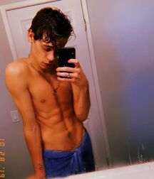 Bday Hottie Caleb!! 606794b62093d.jpg