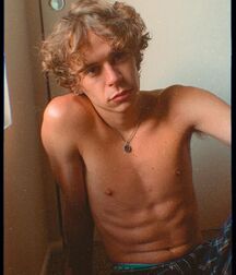 Bday Hottie Caleb!! 606794b92f272.jpg