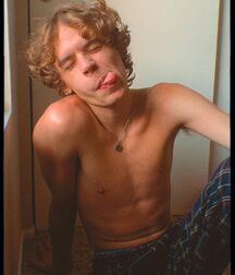 Bday Hottie Caleb!! 606794bde9269.jpg