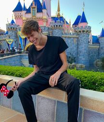Bday Hottie Caleb!! 606794e5be814.jpg