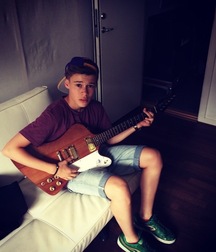 Then and Now Benjamin Lasnier!!  6067aaf127c74.jpg