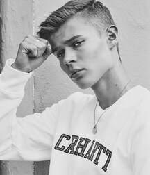 Then and Now Benjamin Lasnier!!  6067ab325f396.jpg