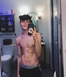 Tik Tok Hottie Christopher!! 60684a48681ef.jpg