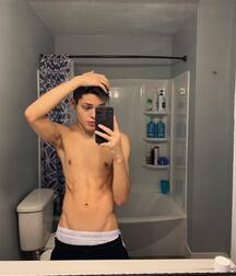 Bday Hottie Christopher!!  606921ffbb2fc.jpg