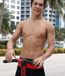 Bday Boy Austin!!  60699b243bf22.jpg