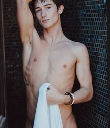 Porn Boy Dallas 606f8504f3726.jpg