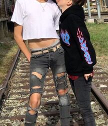 Jeans Hotties!!  60759ba4b9797.jpg