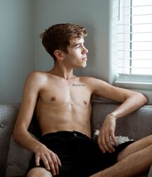 Porn Boy Levi!!  607627547b42f.jpg