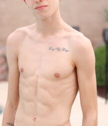 Porn Boy Levi!!  60762760a18d2.jpg