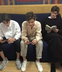 Usual Suspect Louis!!  6086db27aaab2.jpg