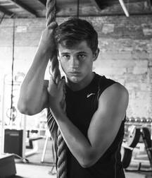 Hottie Hunter!!  608c6cb14c76c.jpg