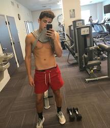 Hottie Hunter!!  608c6cb52846f.jpg