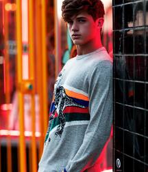 Hottie Hunter!!  608c6d9d97657.jpg