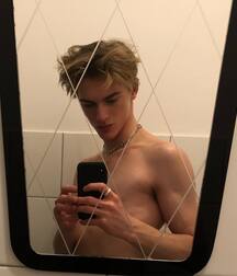 Hottie Model Dominic!!  608ca69eda30c.jpg