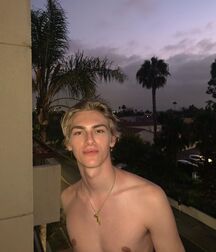 Hottie Model Dominic!!  608ca6bf99292.jpg