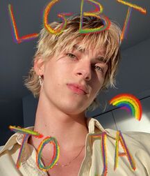 Hottie Model Dominic!!  608ca6ed5dcc7.jpg