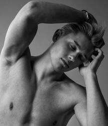 Simen Says!!  6091c10e9e4e9.jpg