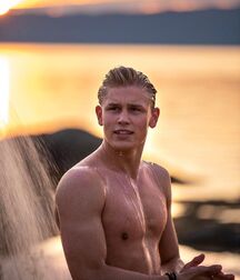 Simen Says!!  6091c1140ce03.jpg