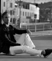 Simen Says!!  6091c11b3c3d9.jpg
