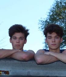 LaTarte Twins!!  60967afbf0c73.jpg