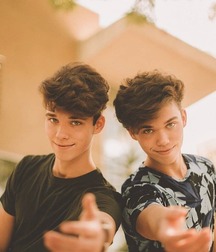 LaTarte Twins!!  60967c00c462e.jpg