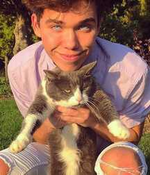 LaTarte Twins!!  60967c0e3f11f.jpg