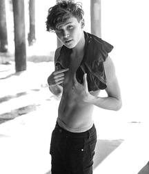 Hot Boy Tayson!! 6096dc24e94f5.jpg