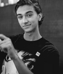 Gavin Casalegno Tagged... 6098a0831d196.jpg