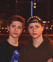 Martinez Twins!!  609908e72e4ba.jpg