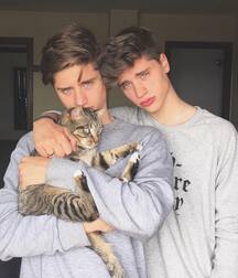 Martinez Twins!!  609908ea71367.jpg