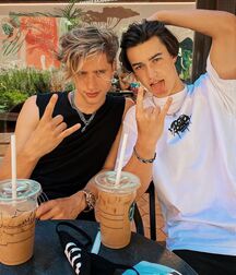 Martinez Twins!!  609909106dd44.jpg