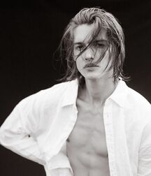 Model boy Christian!!  60a2ff0916d2e.jpg