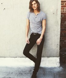 Model boy Christian!!  60a2ff13828d1.jpg