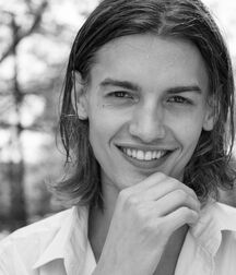 Model boy Christian!!  60a2ff1f6df88.jpg