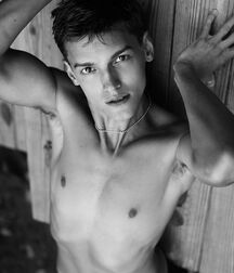 Model boy Christian!!  60a2ff3229bb9.jpg