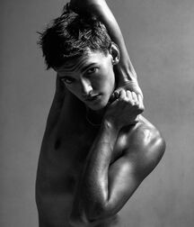 Model boy Christian!!  60a2ff3b95a32.jpg