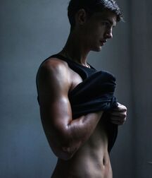 Model boy Christian!!  60a2ff42790d1.jpg
