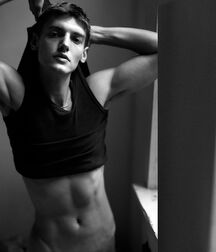 Model boy Christian!!  60a2ff46affad.jpg