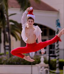 Ballet Boy!!  60a41ec4dbbca.jpg